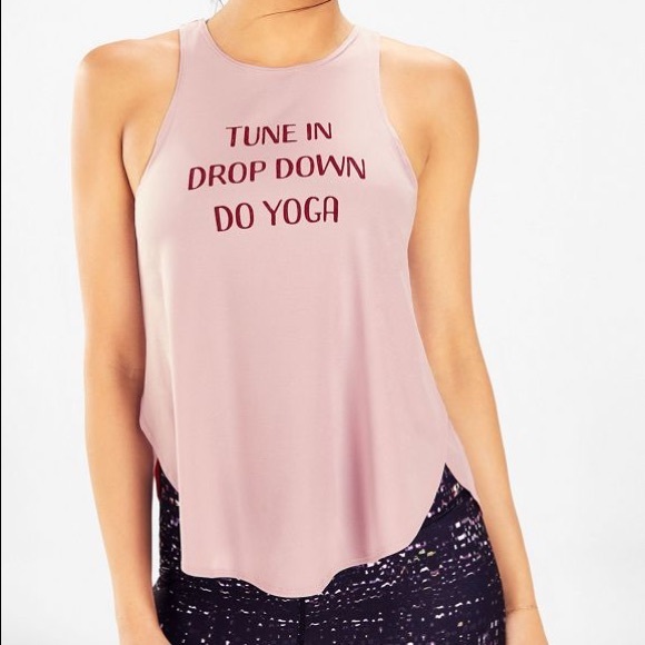 Fabletics two piece tank and pant set - Picture 4 of 8